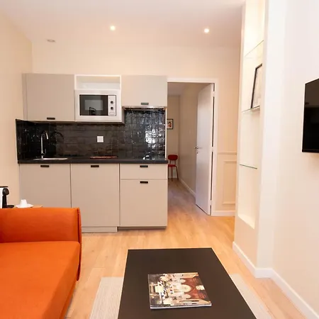Le Petit Haussmann Apartment